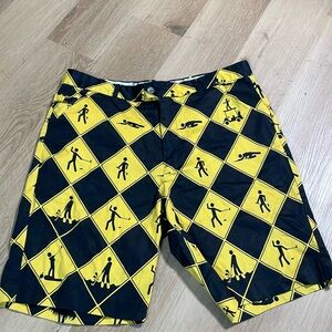 Men’s Royal & Awesome swing under construction golf shorts size 38